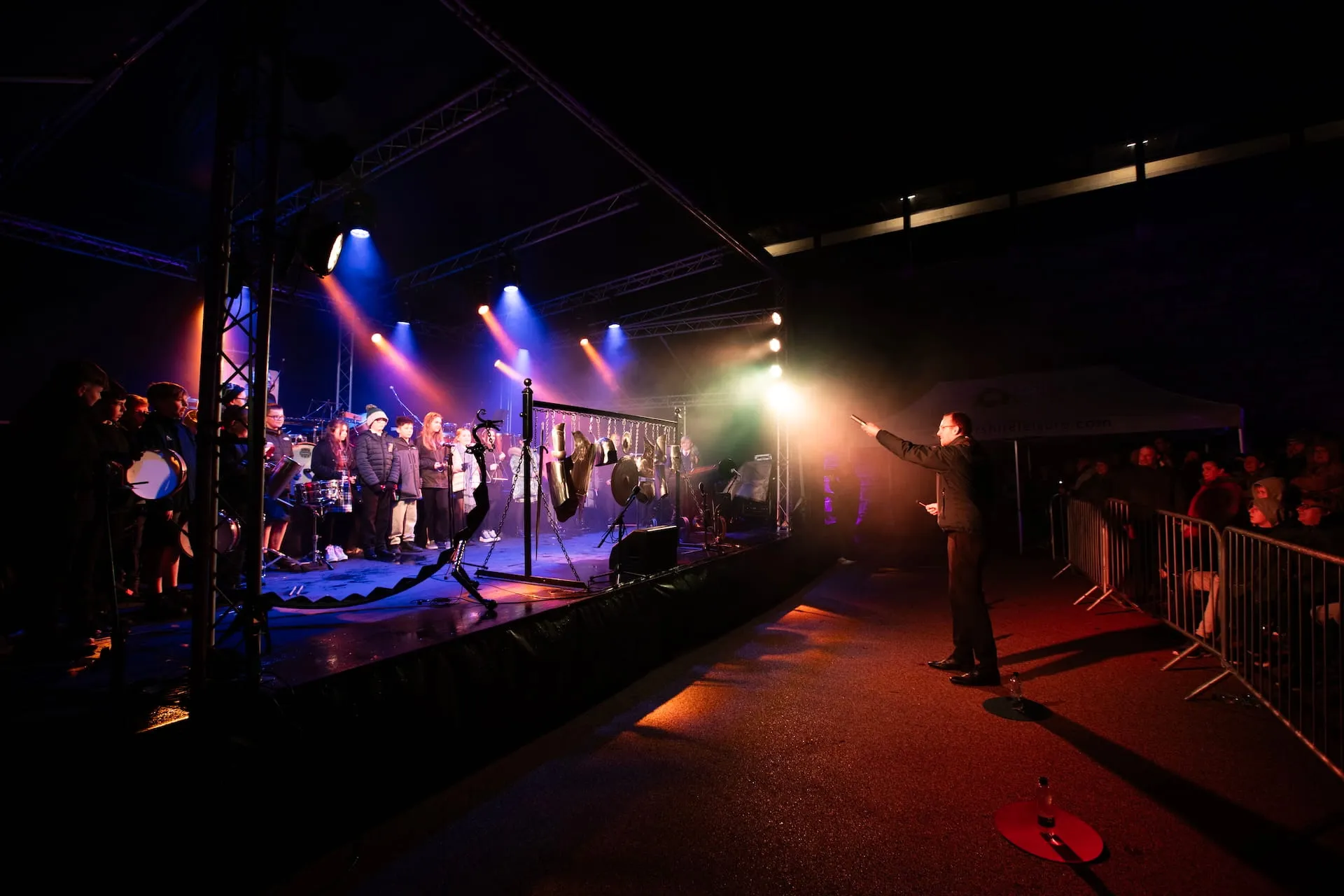 dean-castle-performance